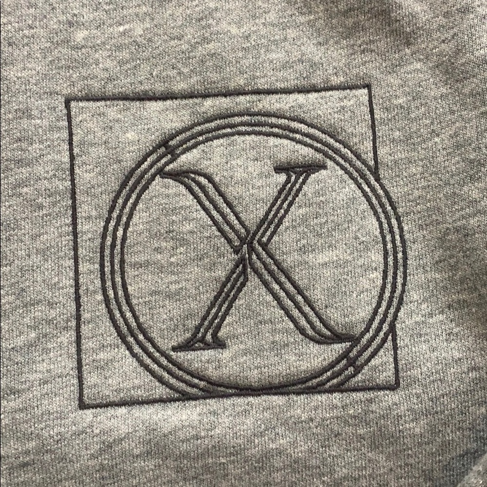 Express sweater - Picture 3 of 4